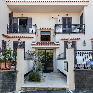 Easy Welcome Residenza Ortensia Piera - Catania Appartamento Aci Castello